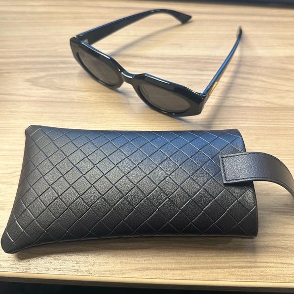 Bottega Veneta black sunglasses - Picture 11 of 11